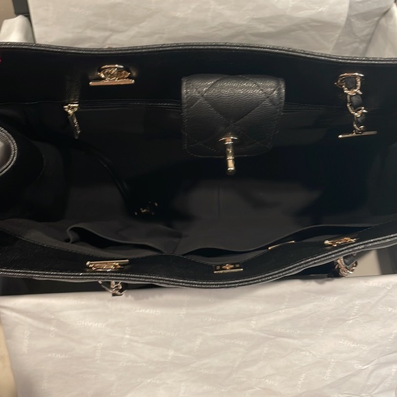 Authentic Chanel Classic Timeless Caviar Leather Tote. - Picture 7 of 12